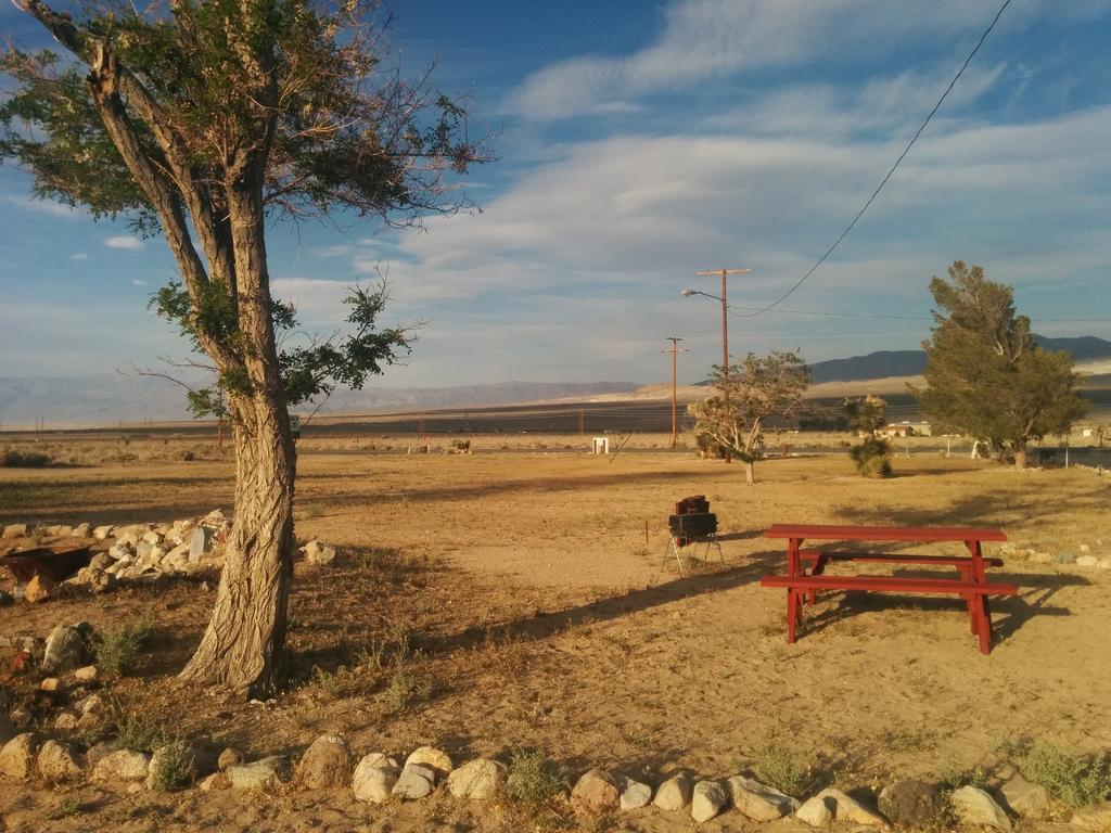 Rustic Oasis Motel Olancha Bagian luar foto