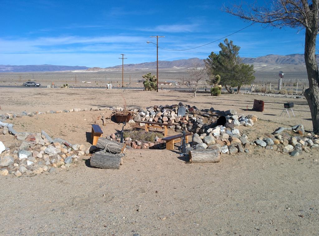 Rustic Oasis Motel Olancha Bagian luar foto